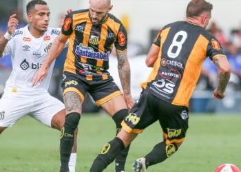 Santos busca liderança da Série B diante do Novorizontino