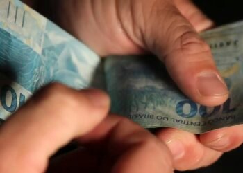 Brasileiros ainda não sacaram R$ 8,16 bi de valores a receber