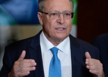 "O Brasil é a China dos Trópicos", diz Alckmin, em visita ao país