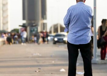 País registra 50 mil casos a mais de violência contra idosos em 2023