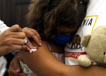 Saúde reforça importância da vacinação infantil contra a covid-19