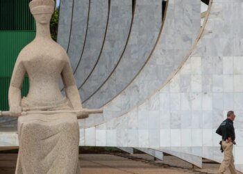 STF adia retomada de julgamento sobre trabalho intermitente