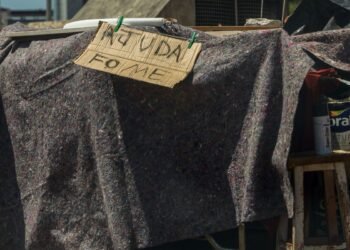 Governo começa a implantar programa para pessoas em situação de rua