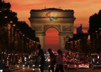 Paris 2024: Atletas brasileiros começam a chegar à Vila Paralímpica