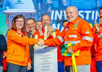 Com R$ 870 mi investidos, fábrica de fertilizantes é reativada no PR