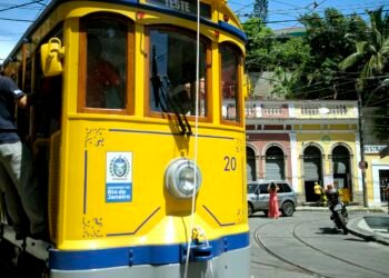 Governo do Rio entrega 1º trecho revitalizado do bonde de Santa Teresa