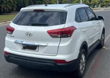 Assaltante solto em audiência de custódia vai a Fórum com carro roubado