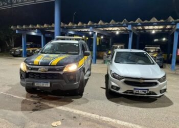 Ação da PRF resulta em prisão e apreensão de droga e mercadorias na Bahia