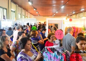 Queda de 1% do varejo em junho interrompe cinco meses de alta