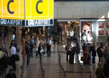 Suspeita de incêndio interrompe operações no Aeroporto de Guarulhos