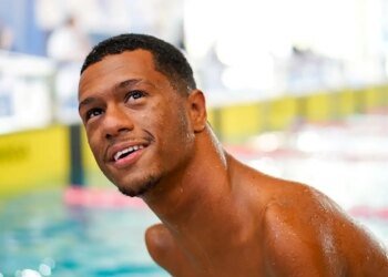 Gabrielzinho domina os 50m costas e leva mais um ouro na natação