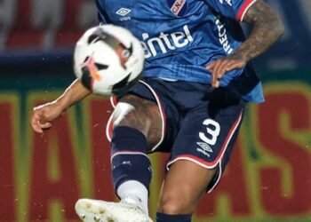 Morre zagueiro Juan Izquierdo, 5 dias após desmaio durante jogo em SP