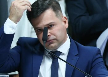 Juiz suspende processo administrativo contra Silvinei Vasques