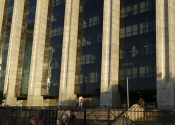 Saiba quais são as responsabilidades de prefeito e vereador