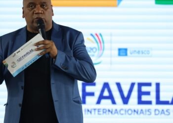 “Vamos mostrar ao mundo o que é um país chamado favela”