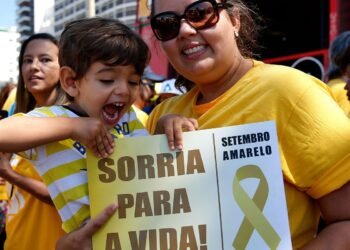 Saúde e Opas lançam guia de prevenção ao suicídio em português