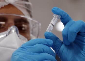 Anvisa aprova atualização de vacina contra covid-19