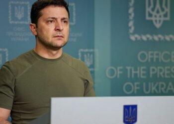 Zelensky anuncia volta de 49 prisioneiros detidos pela Rússia