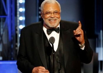 Voz de Darth Vader, James Earl Jones morre aos 93 anos
