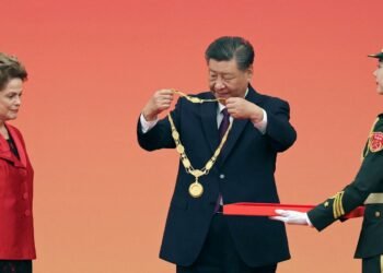 Dilma recebe medalha de presidente chinês Xi Jinping