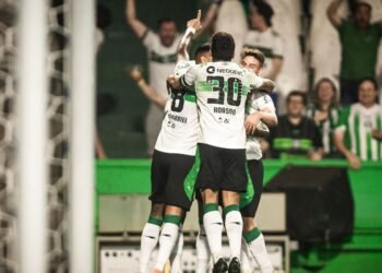 Série B: Coritiba derrota Ceará por 3 a 1 no Couto Pereira