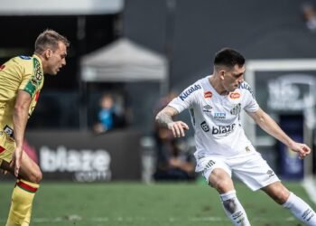 Mirando liderança, Santos visita o Brusque pela 25ª rodada da Série B