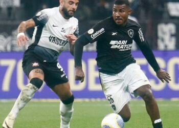 Rádio Nacional transmite jogo entre líder Botafogo e Corinthians