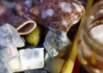 Bahia tem 6 casos de botulismo com 2 mortes; alimento pode estar estragado