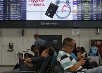 Não há decisão sobre aumentar passageiros no Santos Dumont, diz SAC