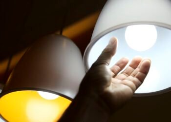 Outubro terá bandeira tarifária mais cara do sistema nas contas de luz