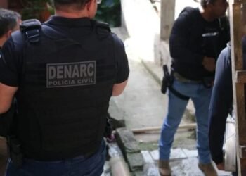 Denarc bloqueia R$ 2,4 milhões e desarticula 11 laboratórios de drogas na Bahia