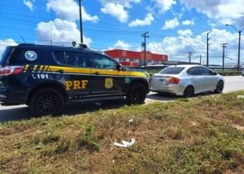 PRF recupera mais dois veículos roubados na Bahia