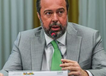 Silveira pede plano de contingência ao Operador do Sistema Elétrico