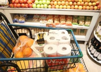 Venda no comércio varejista cresce 0,6% de junho para julho, diz IBGE