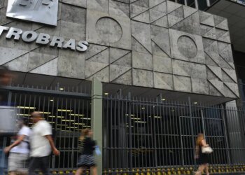 Petrobras atinge marca inédita de 1 milhão de acionistas na bolsa