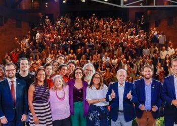 Reinaugurado por Lula, armazém mobiliza coletivos artísticos no Rio