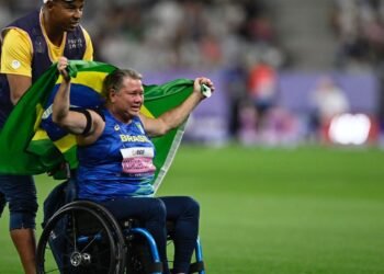 Com brilho nos olhos, Beth Gomes quer buscar tri paralímpico em 2028