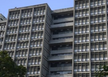 Após desocupação de prédio, Uerj retoma aulas nesta terça-feira