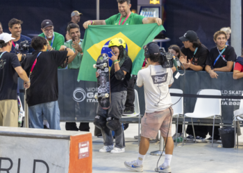Raicca Ventura conquista Mundial de skate park na Itália