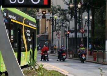 Tempo segue seco e ensolarado nesta sexta-feira na capital paulista