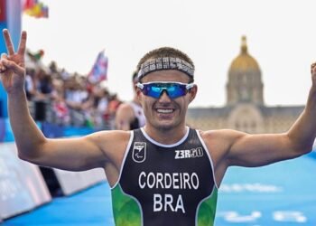 Ronan Cordeiro fatura prata, 1ª medalha do país no triatlo paralímpico