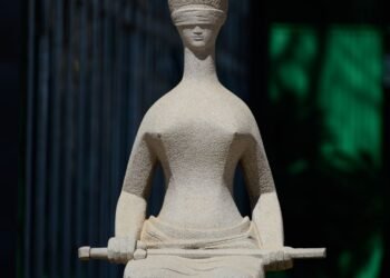 STF alerta para golpes com falsa cobrança de multas