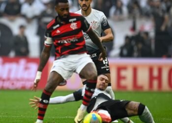 Copa do Brasil: Flamengo segura empate com Corinthians e chega à final