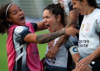 Corinthians derrota Boca e chega à final da Libertadores Feminina