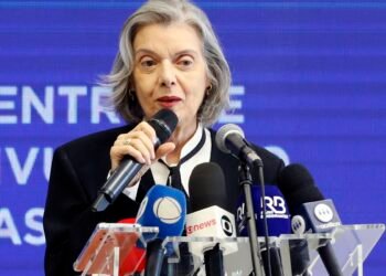 TSE dará resposta rápida a notícia-crime de Boulos, diz Cármen Lúcia