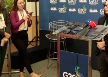 Capes busca mais orçamento para ampliar bolsas de pós-graduação