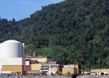 Angra 1 reduz potência após problemas em linha de transmissão