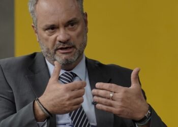 Escolaridade entre servidores públicos é superior aos do setor privado