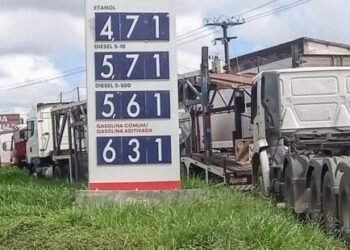 Postos ‘abrasileiram’ preço dos combustíveis com aumento exorbitante