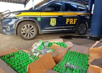 PRF apreende 600 frascos de lança-perfume na Bahia